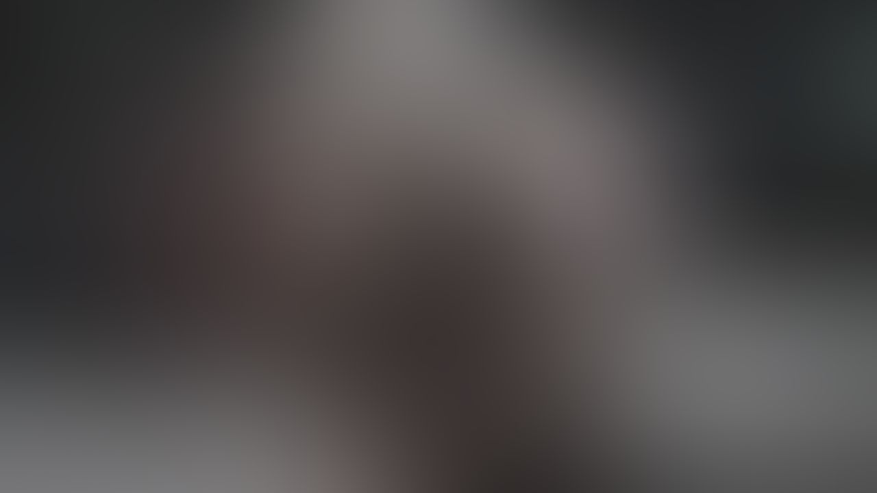Tirandome del pelo mientras lo monto